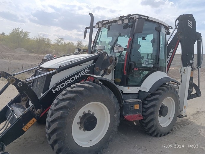Установка ГЛОНАСС/GPS на экскаватор-погрузчик Hidromek 102s